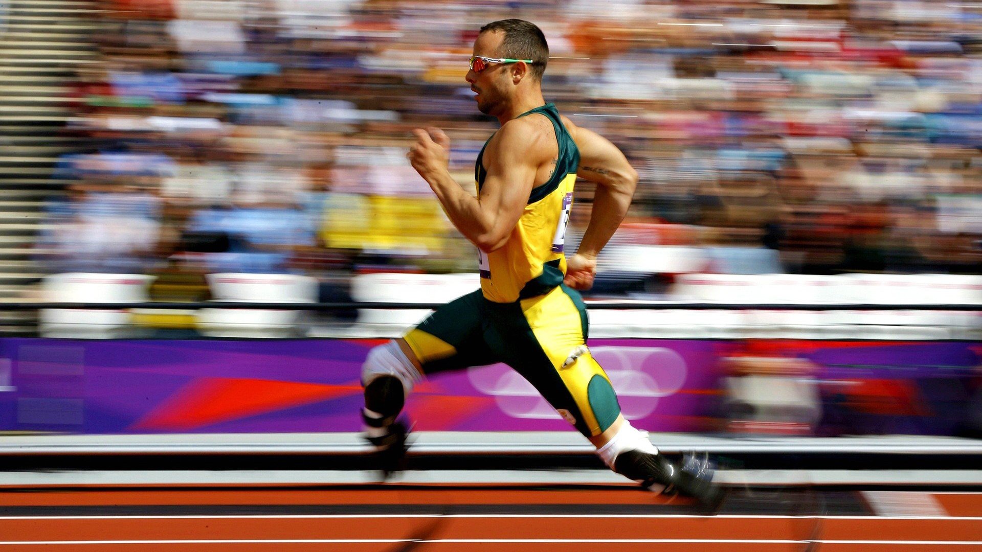 库里逆天远投：每一粒三分都成为比赛的转折点！，库里投超远三分视频